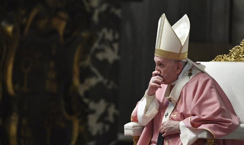 Papa Francisco durante missa na Basílica de São Pedro, no Vaticano, em 14 de março de 2021. (Foto: Tiziana Fabi/Pool via AP)