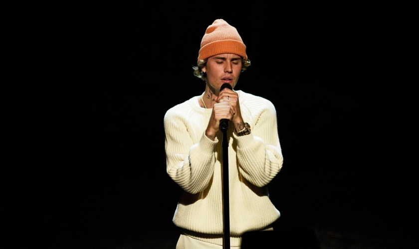 Justin Bieber durante apresentação. (Foto: Will Heath/NBC/NBCU Photo Bank via Getty Images)