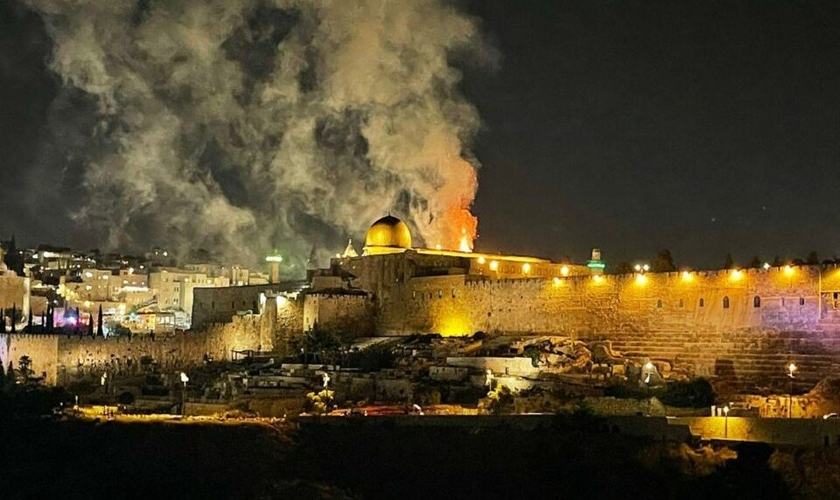 Incêndio foi provocado acidentalmente por palestinos no complexo de Al-Aqsa. (Foto: Reprodução/Israel Hayom)