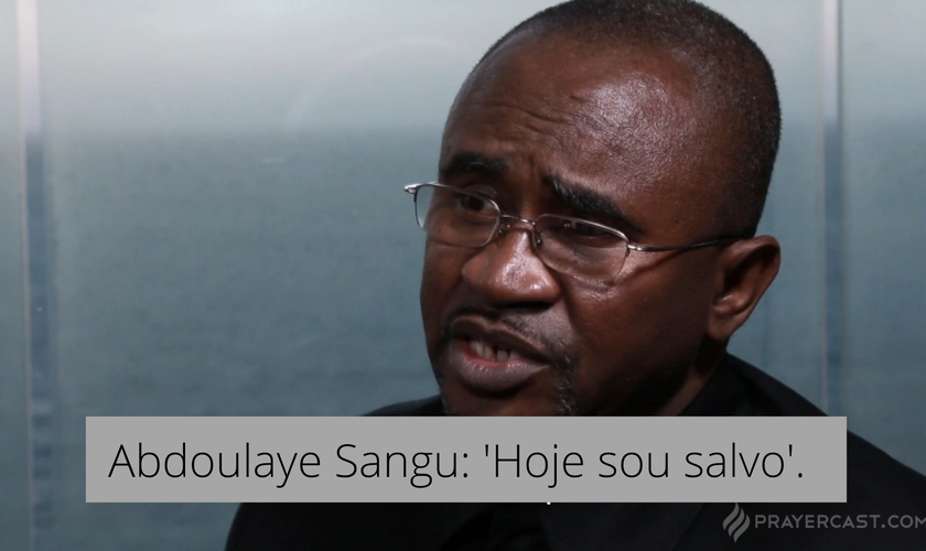 Abdoulaye Sangu conta seu testemunho de conversão ao cristianismo. (Foto: Reprodução / Prayercast)