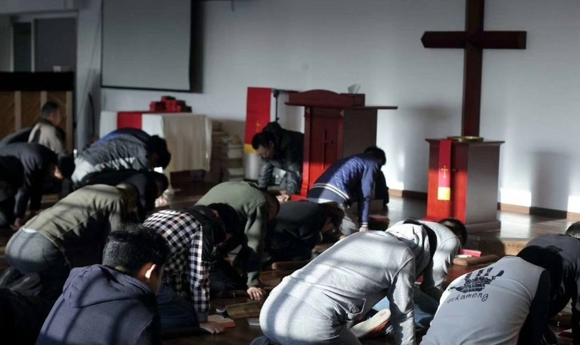 O pastor Yang Hua foi espancado por policiais do PCC e ficou gravemente ferido. (Foto: Reprodução/ Facebook Early Rain Convenant Church).