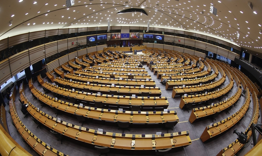 Visão geral durante uma mini sessão plenária no Parlamento Europeu em Bruxelas, Bélgica, 11 de novembro de 2020. (Foto: Olivier Hoslet / EPA-EFE)