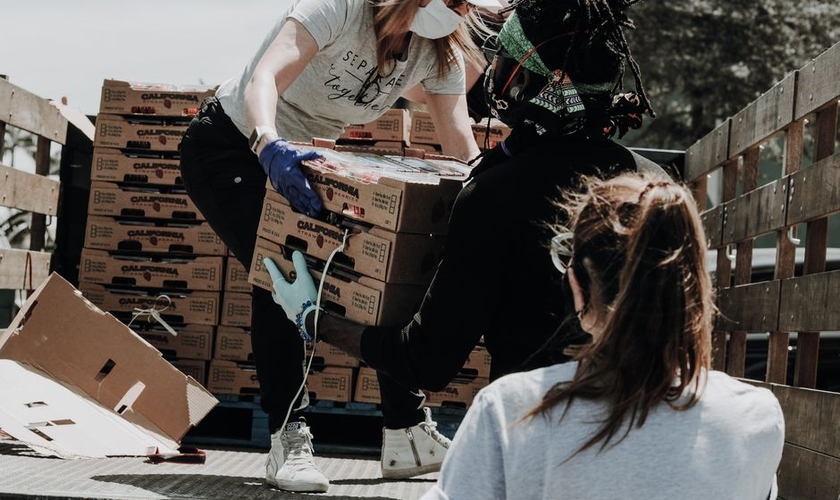 Mobilização da igreja em prol de serviços sociais, na Suíca. (Foto: Joel Muniz / Unsplash)