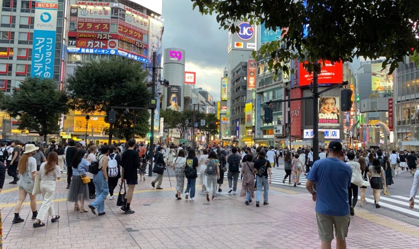 A equipe de missionários utilizaram a cultura pop japonesa como estratégia de evangelismo no Cruzamento Shibuya, um dos mais movimentados do mundo. Foto: (IBM).