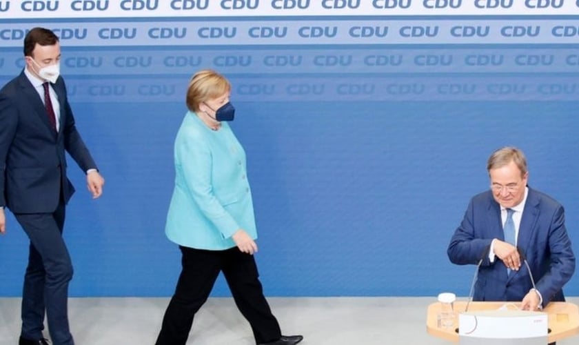 Angela Merkel se despede do cargo de chanceler alemã. (Foto: Reprodução / EPA)
