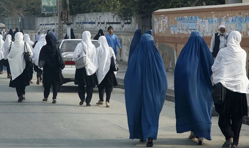 Mulheres no Afeganistão lutam historicamente por direitos, sob o Talibã. (Foto: Fardin Waezi/ONU/RBA)
