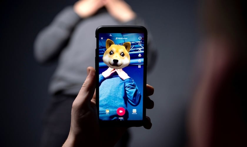 O aplicativo chinês para smartphone TikTok, de compartilhamento de vídeo, tem sido cada vez mais popular entre os adolescentes. (Foto: AFP/Getty)