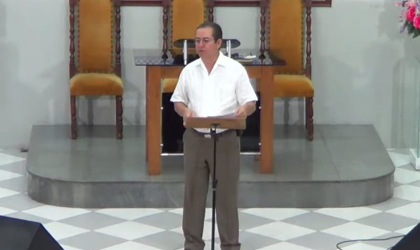 Pastor Carlos César Januário, da Primeira Igreja Batista de Ipiaú, na Bahia. (Foto: Reprodução/YouTube)