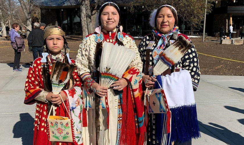 Aldeias indígenas estão sendo transformadas pelo poder do Espírito Santo. (Foto: Facebook/Arrow Creek International Ministries).