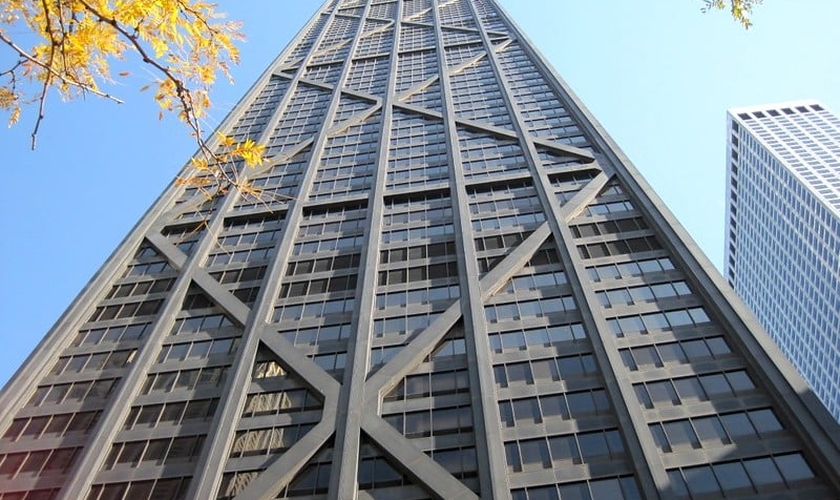 O grupo de seis pessoas, incluindo uma mulher grávida, ficou preso no elevador do John Hancock Center. (Foto: Flickr/Bosc d'Anjou).