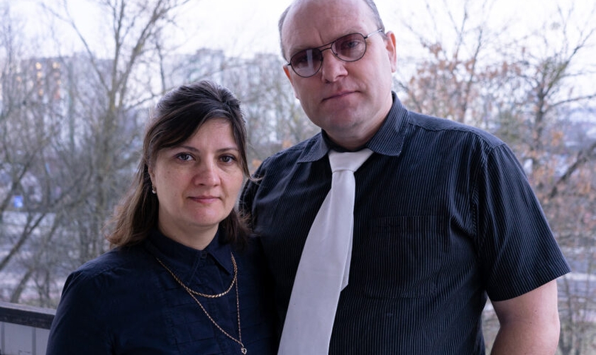 Larisa Vladimirovna Cheprunova e Mikhail Yuryevich Cheprunov na Rússia. (Foto: Reprodução/Religion News Service/Cortesia das Testemunhas de Jeová)