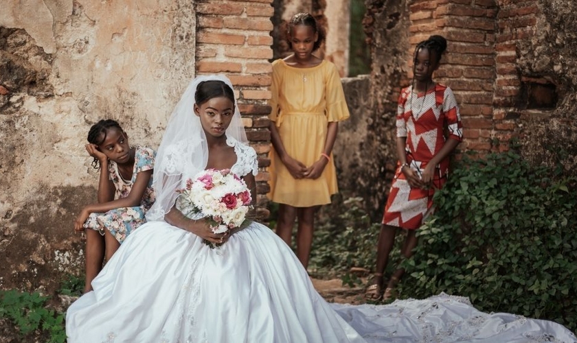 Lauri, de 13 anos, da República Dominicana, durante sessão de fotos para a campanha contra o casamento infantil. (Foto: Reprodução/Compassion International)