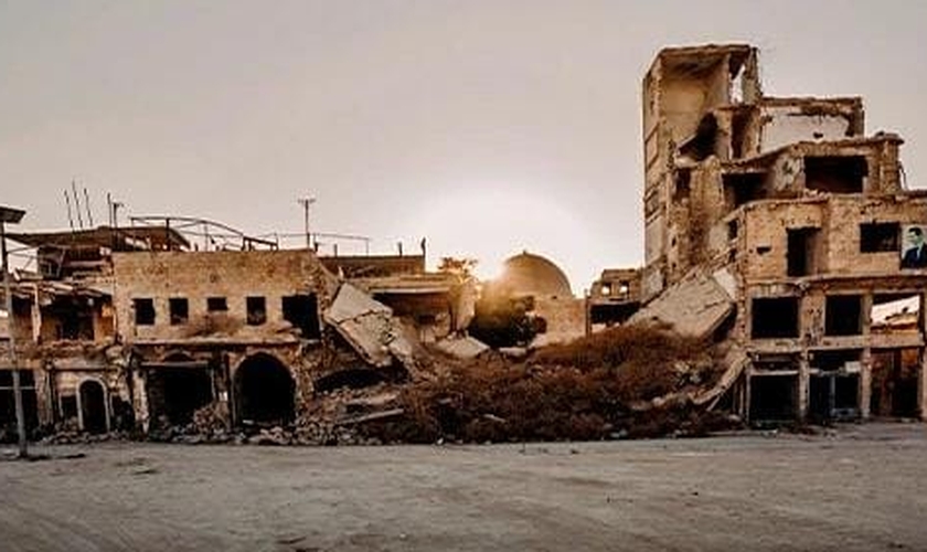 A guerra na Síria derrubou muitos prédios, mas a Igreja de Cristo permanece em pé. (Foto: Portas Abertas)