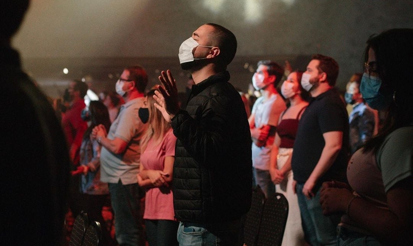 São Paulo anunciou o fim do uso obrigatório de máscaras em ambientes fechados. (Foto: Instagram/Hillsong Church São Paulo).