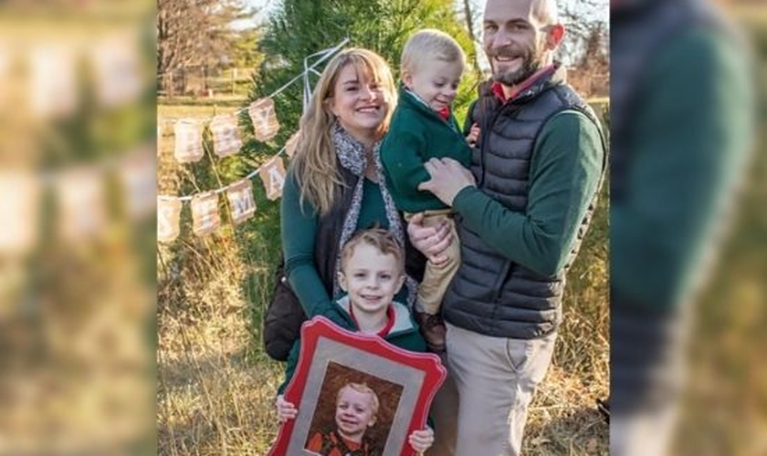 Rachel Hewitt e sua família. (Foto: Arquivo pessoal)