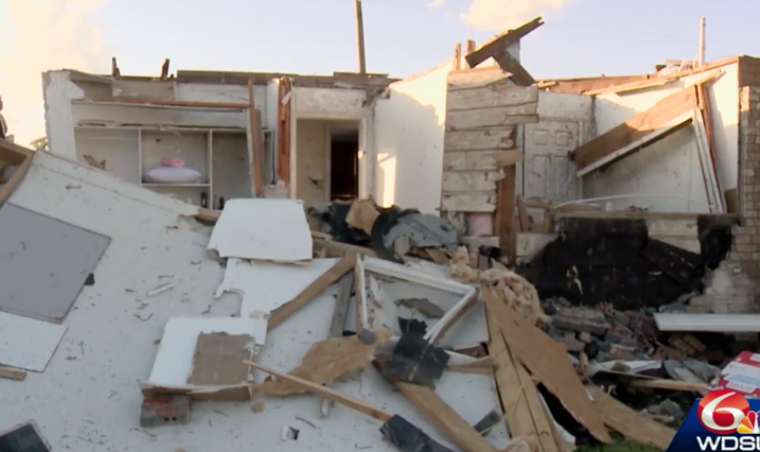 A casa da família Diaz em St. Bernard Parish ficou completamente destruída. (Captura de tela WDSU)