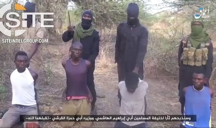 Captura de tela do vídeo da execução de 20 cristãos. (Foto: SITE Intelligence Group)