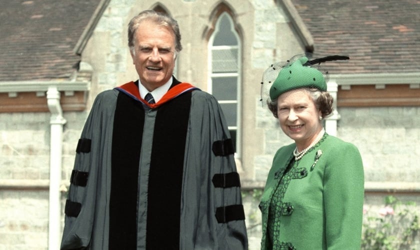 Billy Graham com a rainha Elizabeth II em 1989. (Foto: Associação Evangelística Billy Graham)