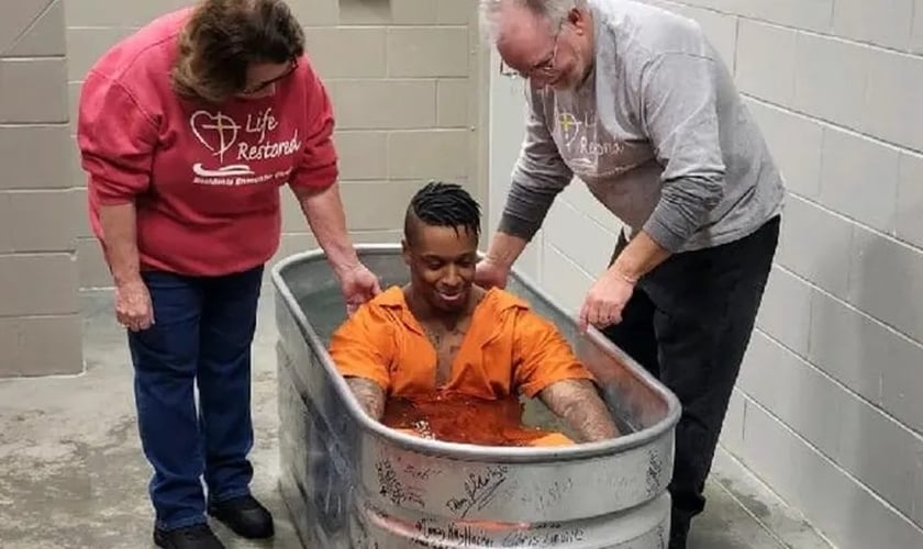 - O Gabinete do Xerife do Condado de Decatur escreveu em dezembro que mais de 300 detentos foram batizados nos últimos quatro anos. (Foto: Escritório do Xerife do Condado de Decatur)
