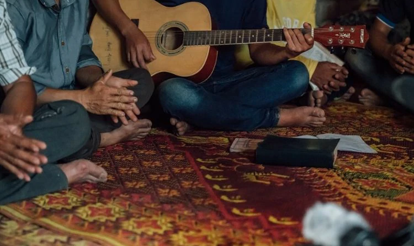 Culto doméstico. (Foto representativa: Portas Abertas)