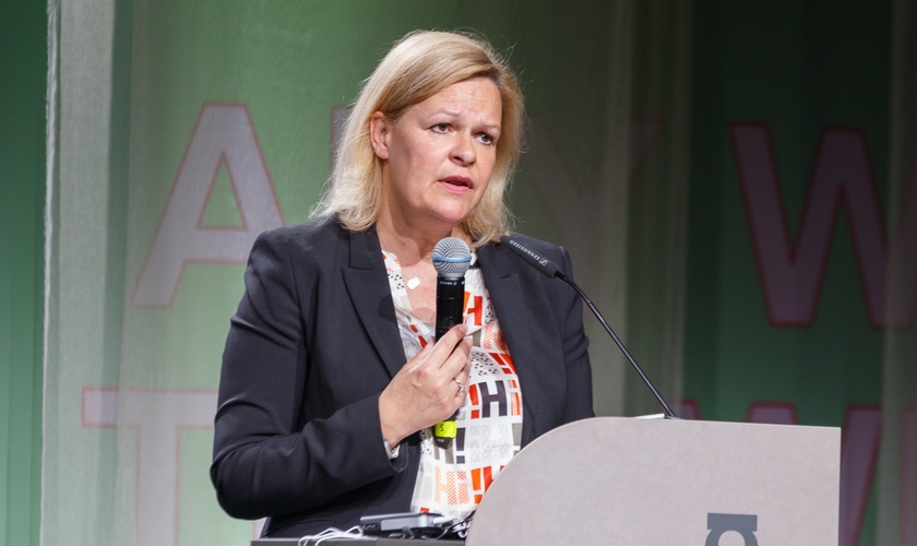A ministra do Interior da Alemanha, Nancy Faeser. (Foto: Steffen Prößdorf/Creative Commons)