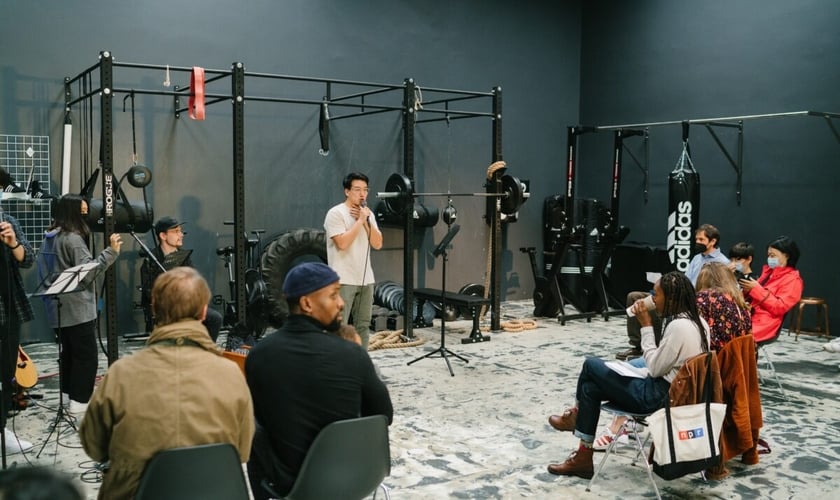 O pastor Bodo em sua igreja em Frankfurt. (Foto: IMB).