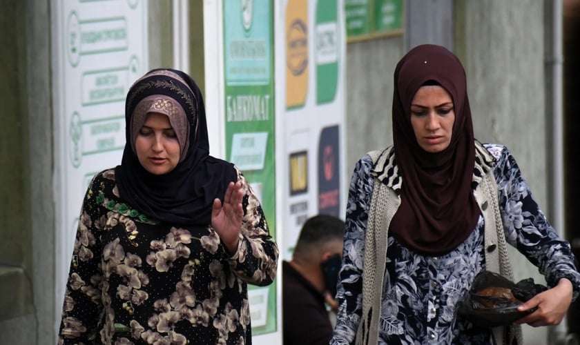 Mãe e filha que deixaram o islã para seguir a Cristo enfrentam perseguição religiosa. (Foto representativa: PortasAbertas)