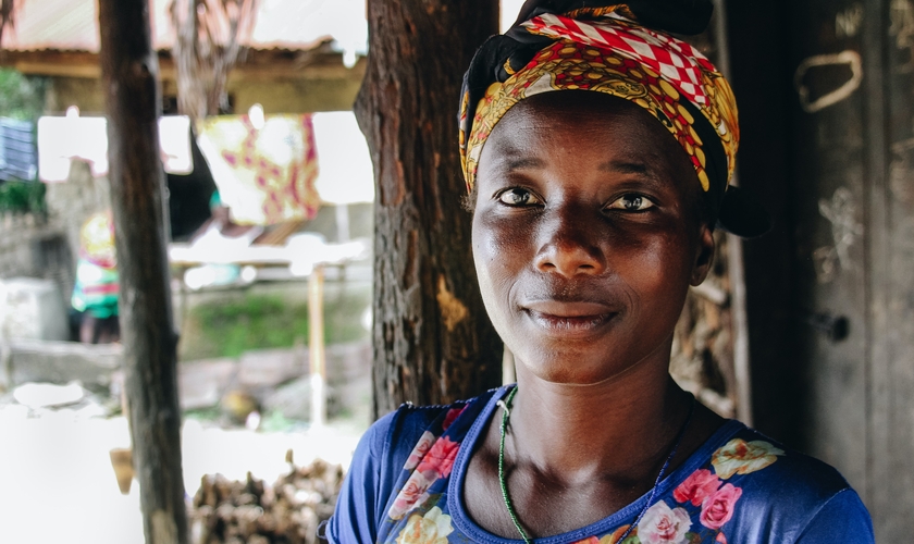 O movimento do braço da mulher foi restaurado pelo poder de Deus. (Foto: Imagem ilustrativa/Unsplash/Joshua Hanson).