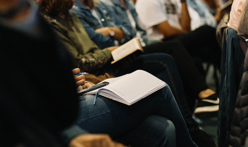 Em 2020, apenas 47% dos americanos disseram pertencer a uma igreja. (Foto: Unsplash/Sincerely Media)