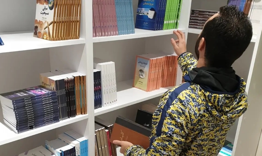 Biblioteca do centro comunitário. (Foto: Portas Abertas)