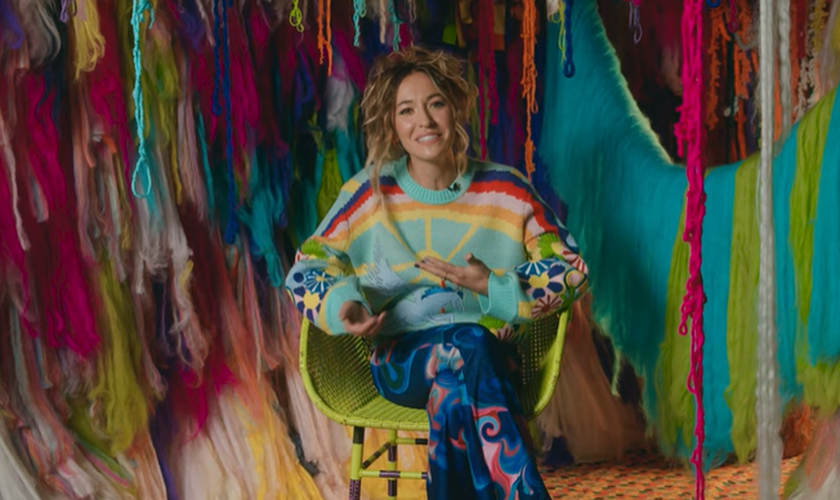 A cantora revelou que seu novo álbum nasceu de sua luta contra ansiedade e depressão. (Foto: Reprodução/YouTube/Lauren Daigle).