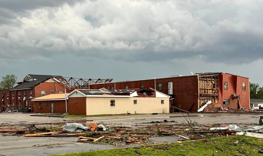 Os moradores pedem orações para avançarem na reconstrução das propriedades. (Foto: Reprodução/Facebook/Mic Denise)