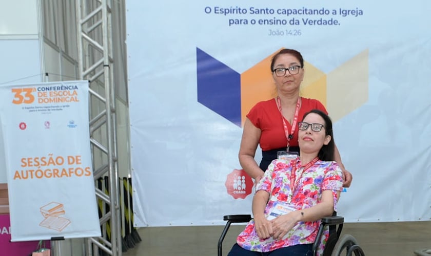 Roberlene Barbosa nasceu com Fibrodisplasia Ossificante Progressiva. (Foto: PAD/ HD Foto Studio).