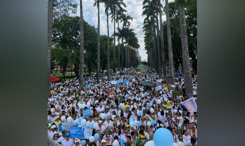 Caminhada pela Vida em Belo Horizonte. (Foto: X/Gustavo Ribeiro).