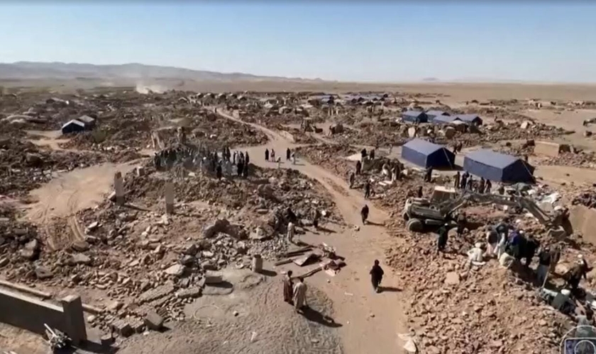 Cenas do Afeganistão após os terremotos. (Captura de tela/Vídeo Jornal Nacional)