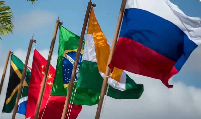 Bandeiras dos 5 países membros inciais do bloco econômico Brics. (Foto: Marcelo Camargo/Agência Brasil)