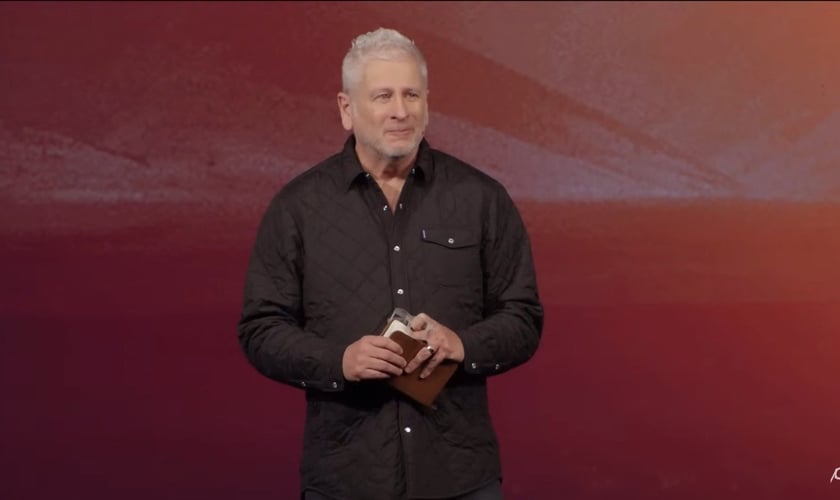 Pastor Louie Giglio. (Foto: Captura de tela/YouTube Passion City Church)