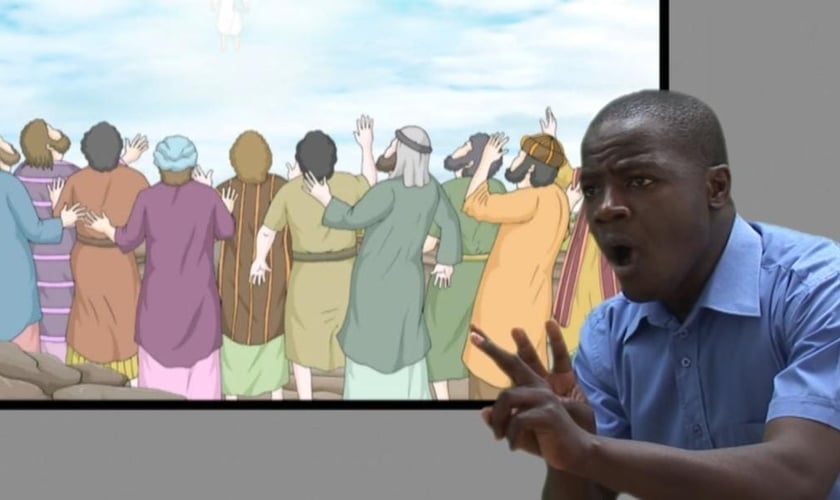 Ensinando a Bíblia em linguagem de sinais. (Captura de tela: YouTube/Door International)