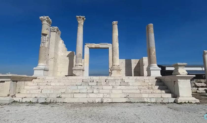 Ruínas da antiga igreja em Laodiceia. (Captura de tela: YouTube/Turquia para você)