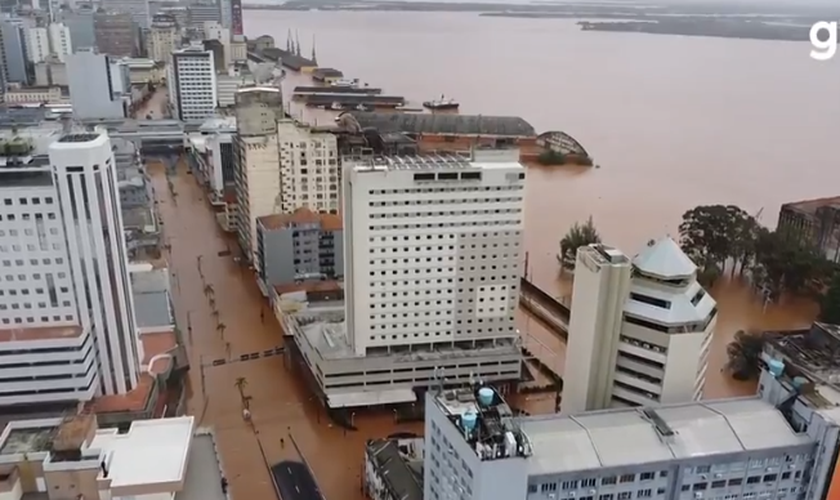 O Rio Guaíba avançou sobre Porto Alegre. (Foto: Reprodução/YouTube/UOL).