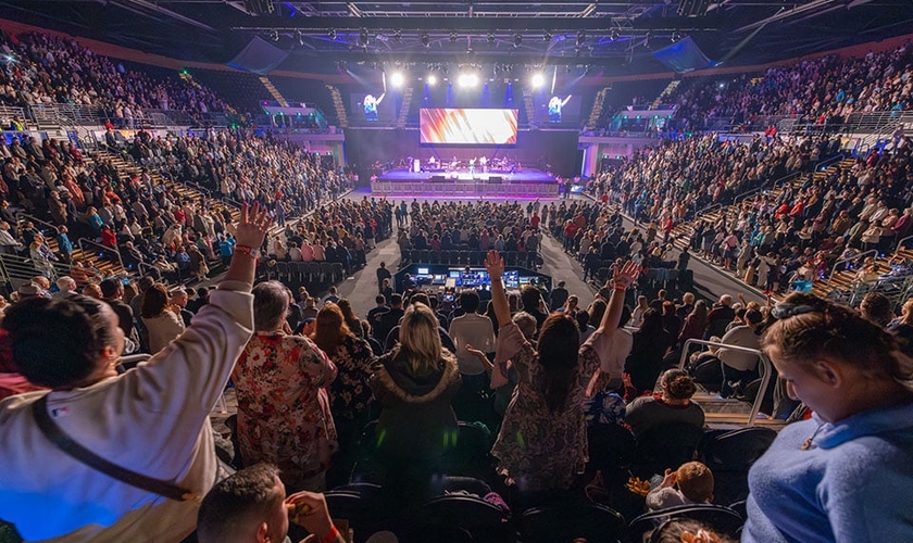 Mais de 4.600 pessoas lotaram o Gold Coast Convention & Exhibition Centre. (Foto: BGEA)