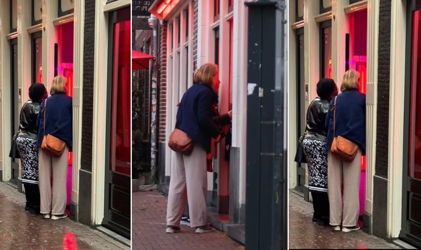 Cristãs evangelizando em uma vitrine. (Foto: Reprodução/Instagram/Revival in the Streets)