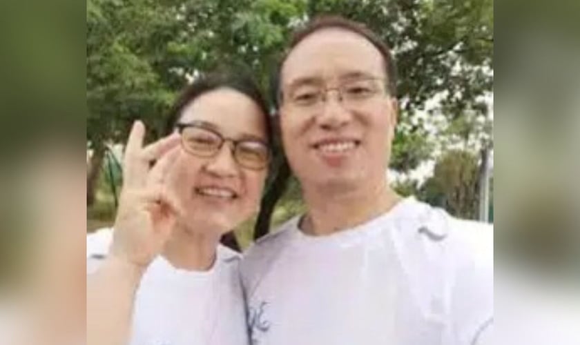 O pastor Zhou Songlin e sua esposa Wei Shudie. (Foto: Reprodução/ChinaAid)