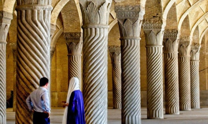 O Evangelho está alcançando o Oriente Médio. (Foto: Reprodução/Instagram/The Voice of the Martyrs)