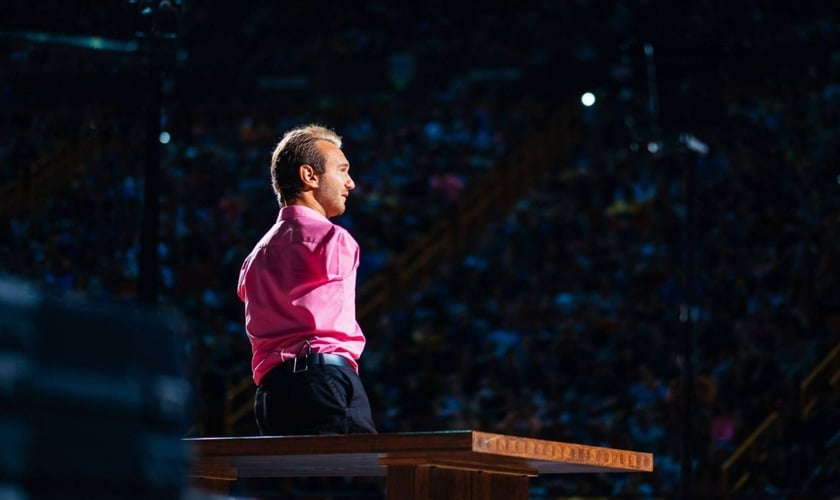 Nick Vujicic. (Foto: Reprodução/Facebook/Nick Vujicic)