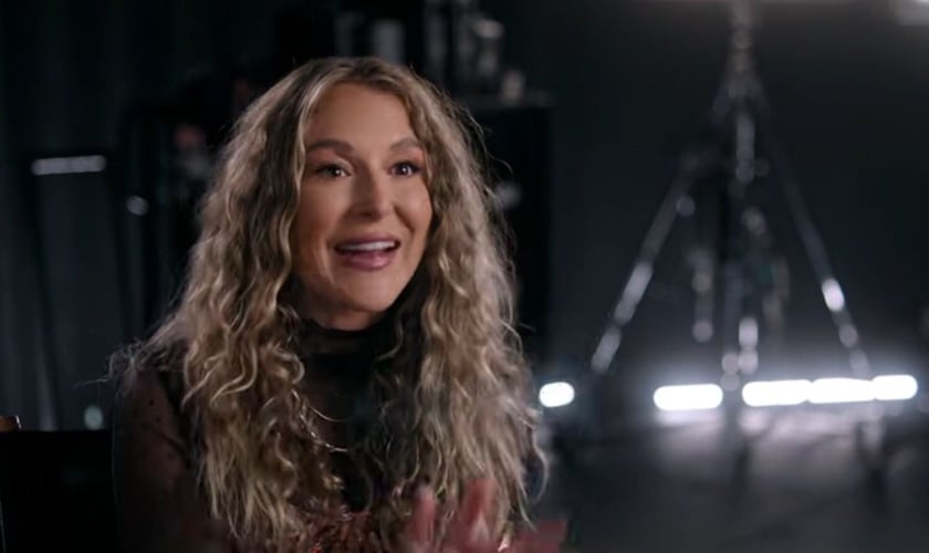 Alexa PenaVega em novo filme de Natal. (Foto: Reprodução/YouTube/Great American Family)