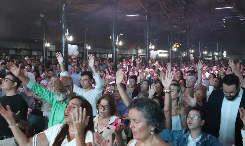 Culto da Virada na 1ª Igreja Batista de Mogi das Cruzes. (Foto: Ministério de Comunicação da PIB Mogi)