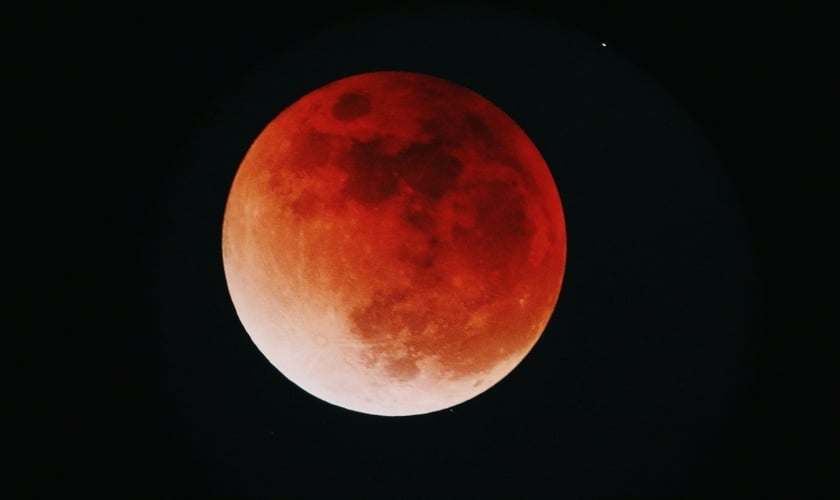 Lua de Sangue: Fenômeno ocorrerá três vezes em 2025. (Foto: Unsplash/Yu Kato)