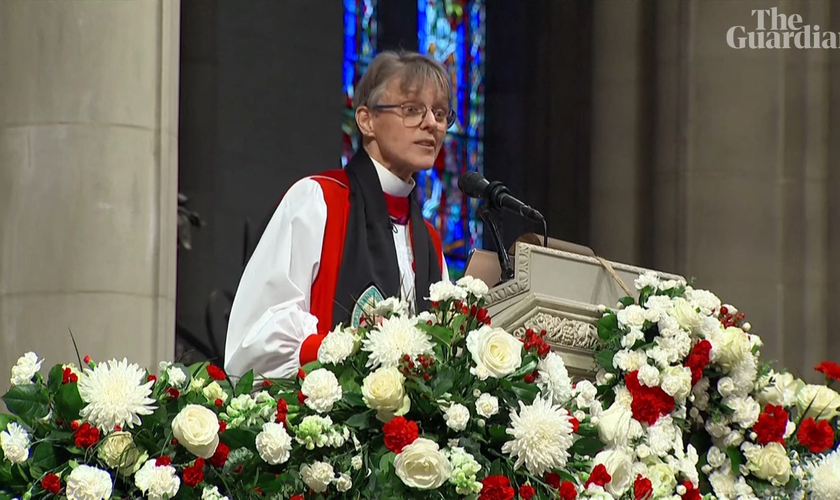 O sermão Mariann Budde foi considerado uma crítica a Trump. (Foto: Reprodução/YouTube/The Guardian).