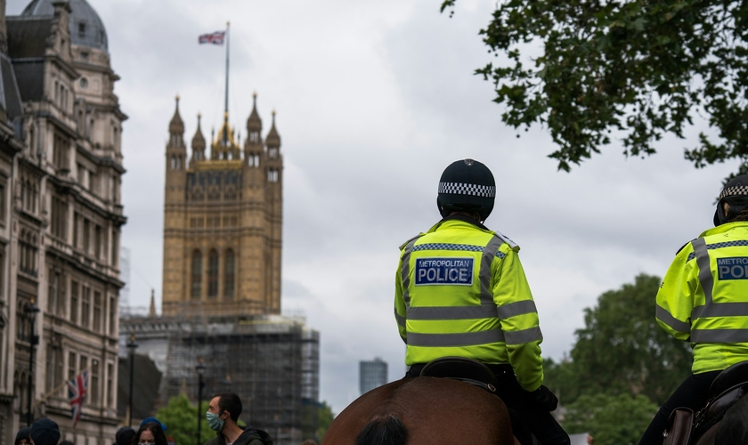 Guia para policiais ingleses contém recomendações da ideologia woke. (Foto ilustrativa: Unsplash/James Eades)